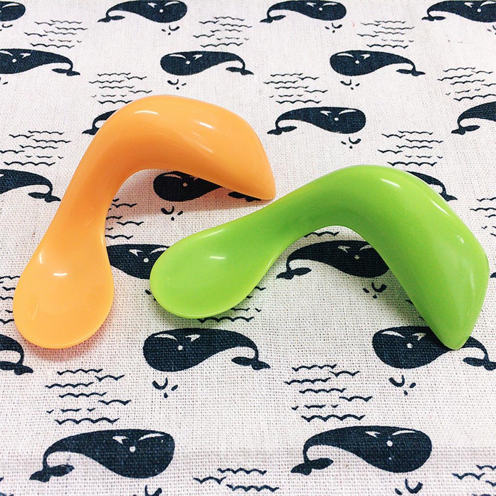 Formación de los niños ayudante de plástico curva juego de tenedor cuchara chico vajilla cubiertos Kit de Casa suministros