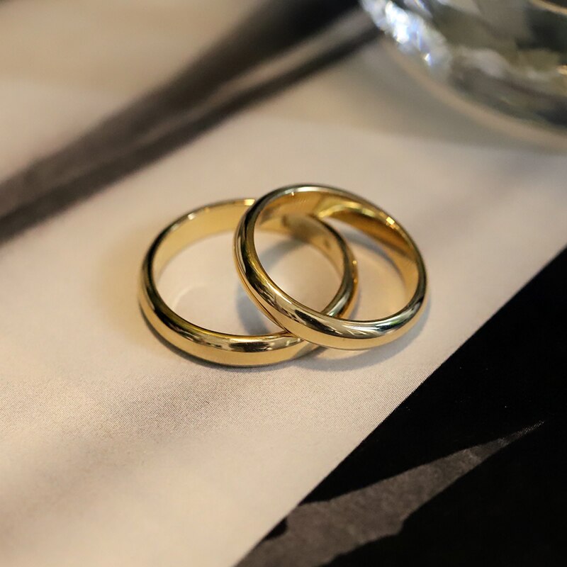 4mm enkla ringar 18k #39 för män och kvinnor exklusiva #39 för par (gratis skickat örhänge)
