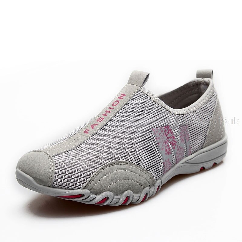Sneakers mjuka kvinnor plattor skor slip on andas loafers skor utomhus lätta fritidsskor mamma promenadskor