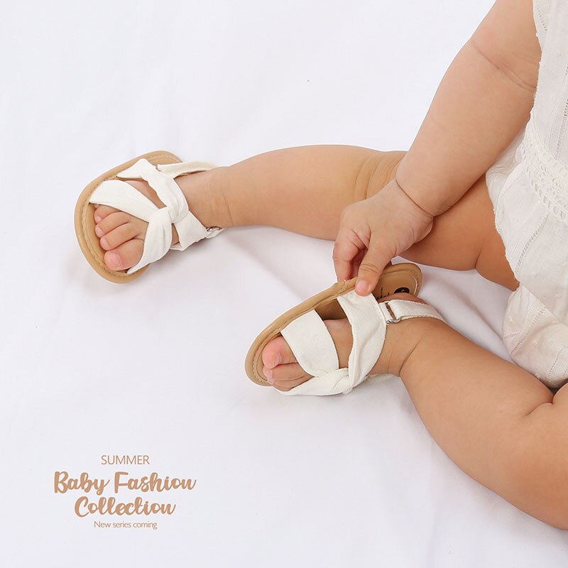 Ademende Zomer Baby Schoenen Meisjes Sandalen Peuters Eenvoudige Stijl Effen Kleur Zachte Zool Schoenen Outdoor Indoor Prewalker Klompen