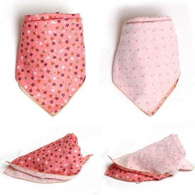 1 stk /4 stk hund bandana blomst kæledyr tørklæde halsklæde lille medium hundehalsbånd kæledyrsslips tilbehør halsbånd katte hunde pleje: Lyserød blomst