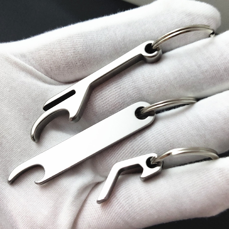 Portachiavi apribottiglie portatile in acciaio inossidabile per uomo Mini portachiavi apribottiglie in metallo gadget da cucina