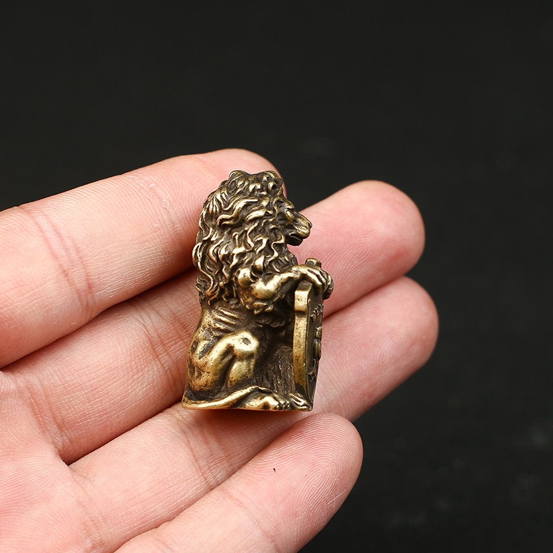 Antik bronze velkommen afskærmet løve konge statue hjem feng shui dekorationer heldig kobber ugle miniature figurer bordpynt