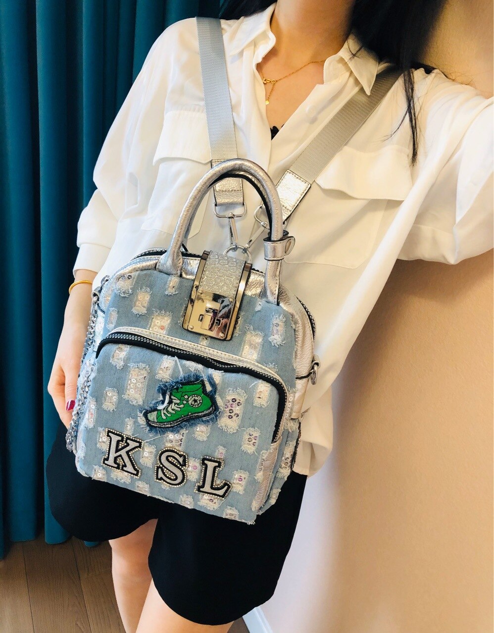 Damen-Rucksack aus lässigem Denim mit schimmernden pailletten Ich bin koreanischen stil, Ideal für Höhle alltag und als accessoire mit aufnähern und abzeichen.