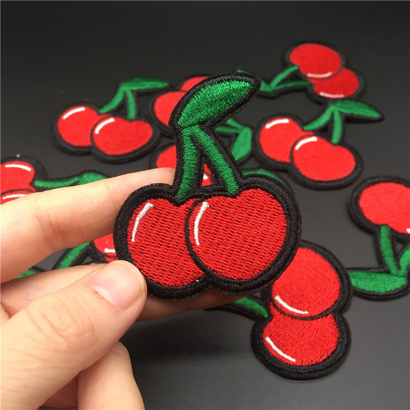 Cherry Fruit Leuke Kleding Patch Size: 4.8X5.2Cm Diy Geborduurde Ijzer Op Patch Voor Kleding Sticker Meisjes T-shirt Jurk Applicaties
