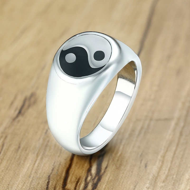 Tai chi yin yang skvallerring män rostfritt stål silverfärgad emalj rund signetring taoist zen spirit smycken