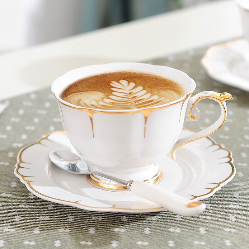 Royal Bone China Coffee Cup Ceramic Gold Rim White Tea Cups and Saucer Sets Porcelain Mug Stand Xicaras Cups Tea Home AC50BD: Style1
