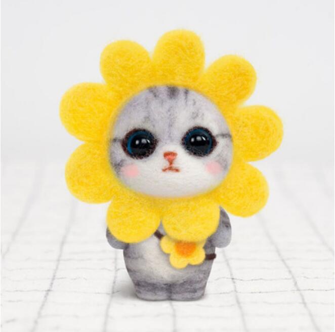 PUSSYCAT. wool needlepoint kit wool felt needle felting decoration craft needlecraft DIY ha