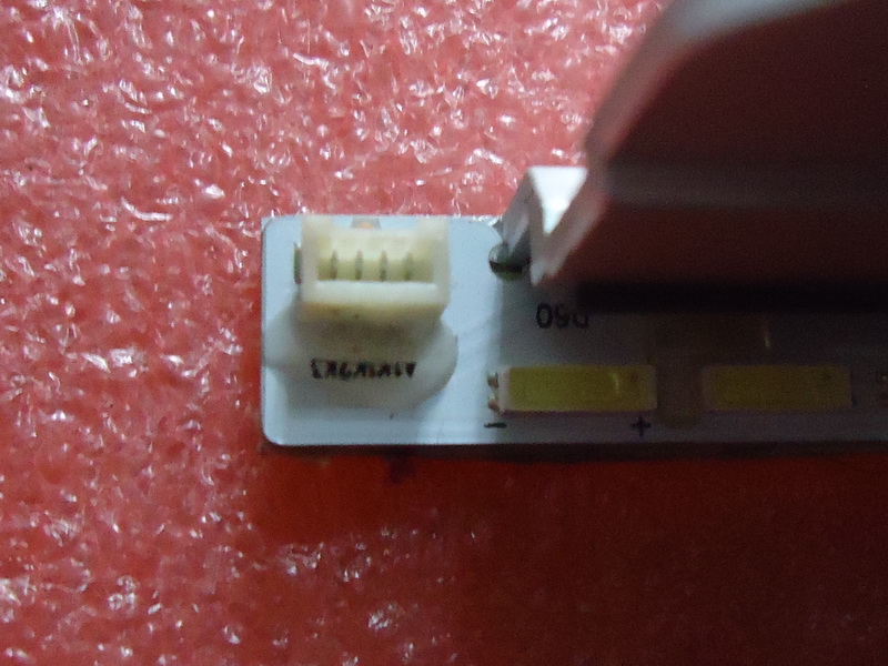 Per Skyworth 42E615L articolo lampada SEL420V8-S0AA 5300-AZ420V8R(L)0 57LED 522CM 100% nuova striscia di retroilluminazione a LED