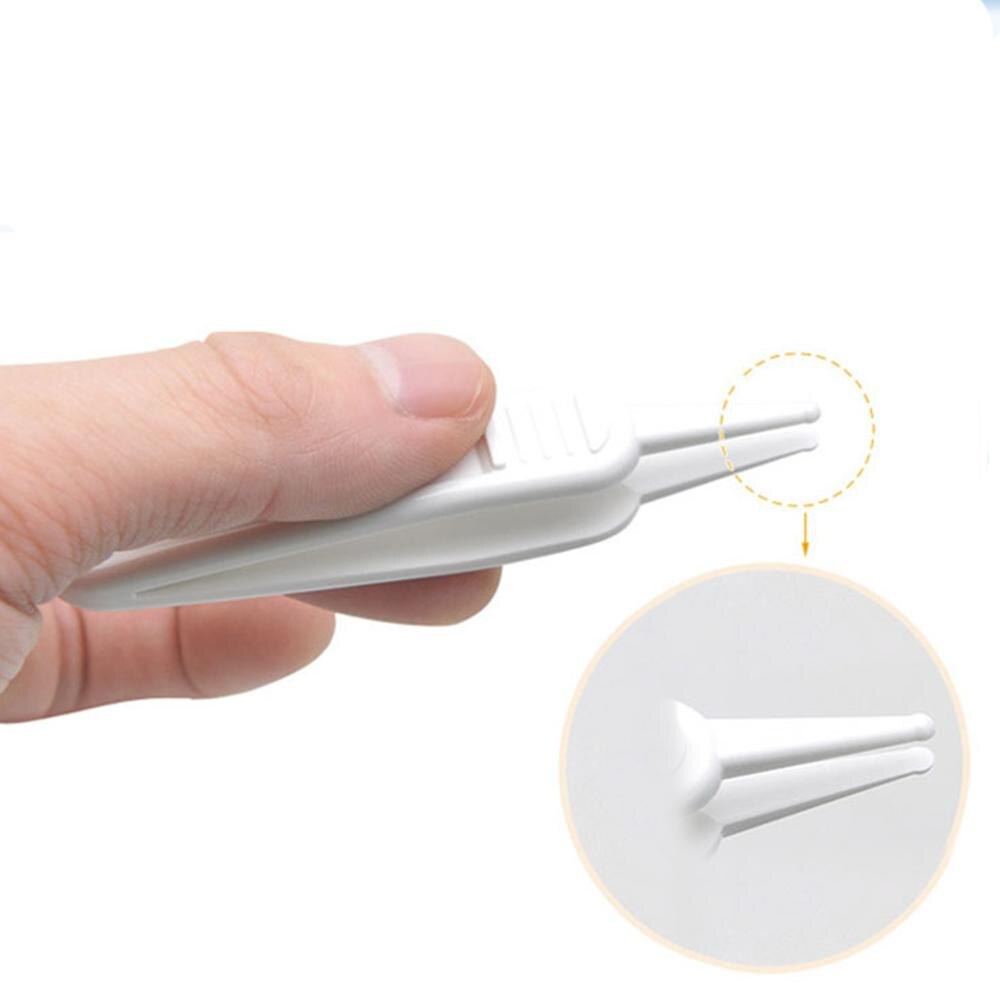 Baby Dig Booger Clip Infants Clean Ear Nose Navel Safety Tweezers Safe Forceps Cleaning Supplies