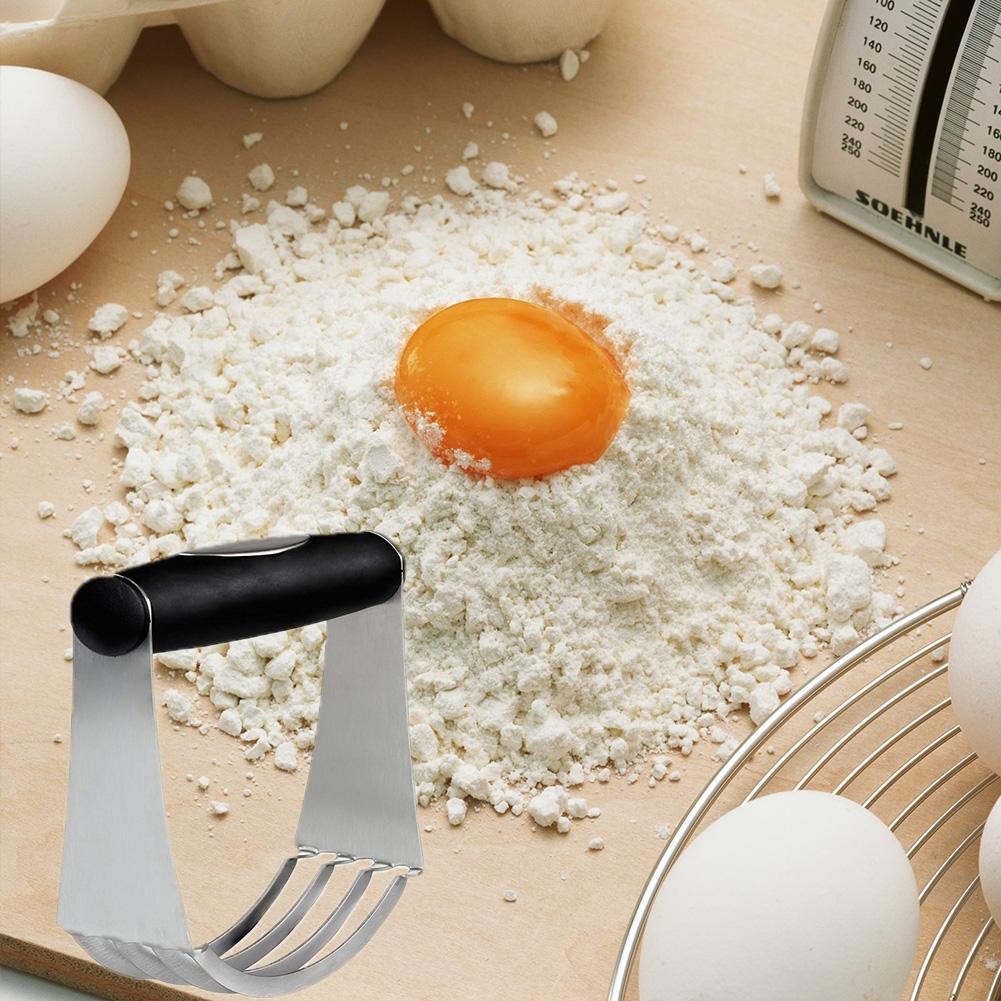 Adeeing Pastry Cutter Stainless Steel and Plastic Round Hand Dough Scraper, Kitchen Ergonomic Baking Dough Blender
