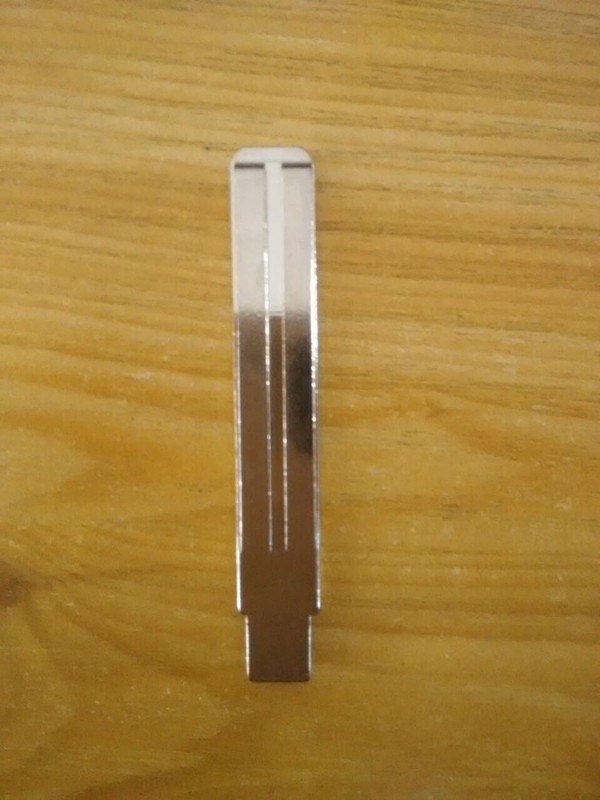 NO.24 Key Blade for Volvo Folding Key Middle Groove Replacement Blade