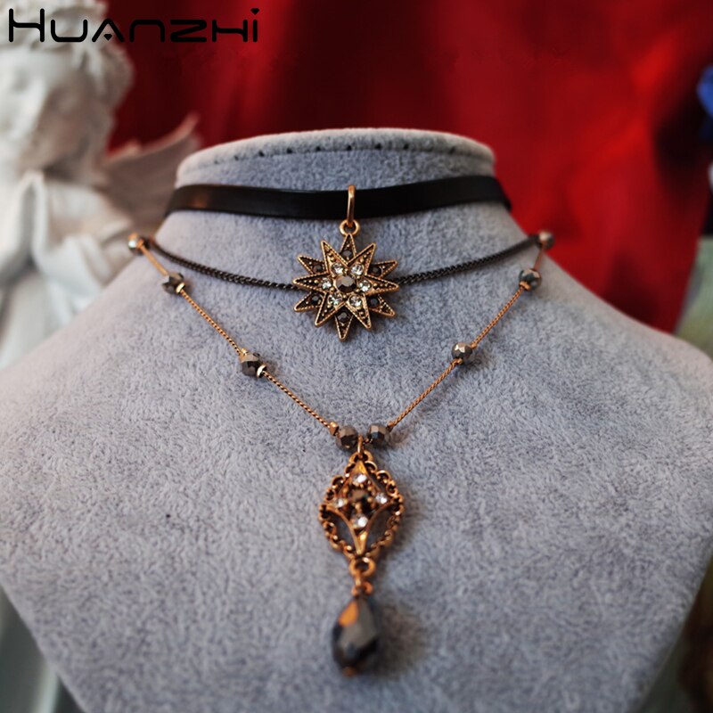 HUANZHI Vintage Böhmen Stern Blume Relief Porträt Strass Anhänger Choker Leder Flanell Halskette für Frauen Partei Schmuck