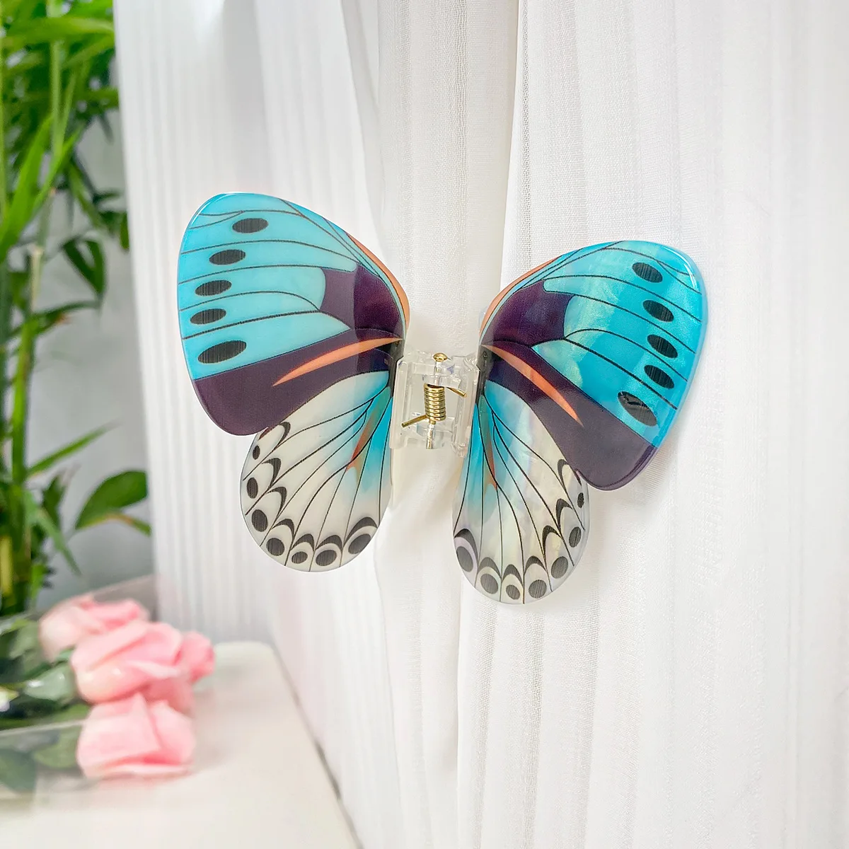 Muweordy Simulation Butterfly Hair Claw Acrylic Claw Clip Temperament Grab Hair Clip for Girls Ins Shark Clip Hair Accessories: Silver