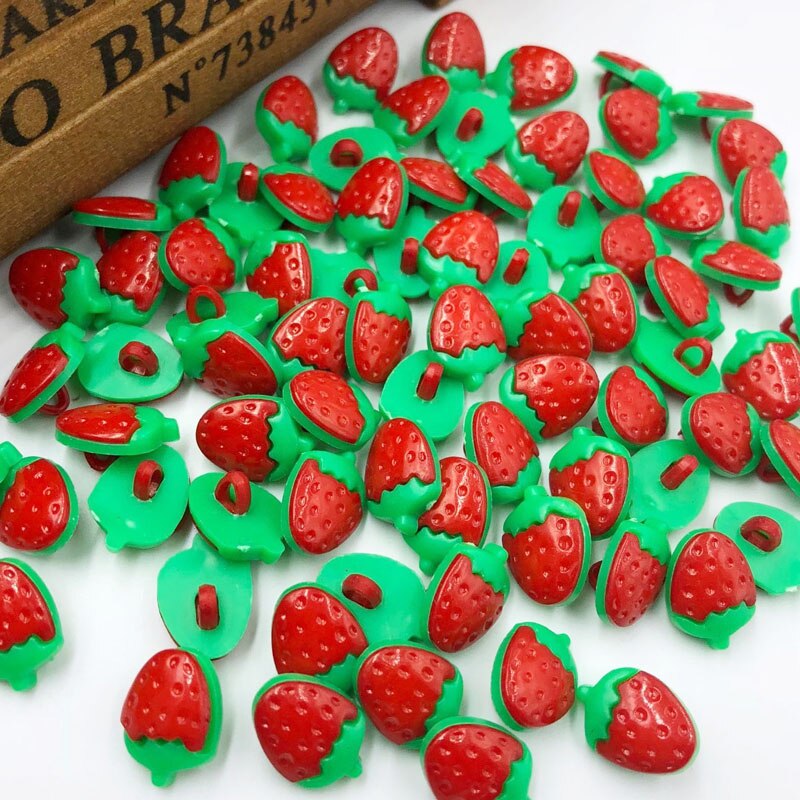 50Pcs Aardbei Plastic Button Backhole Ambachtelijke Rode Kleur PT37