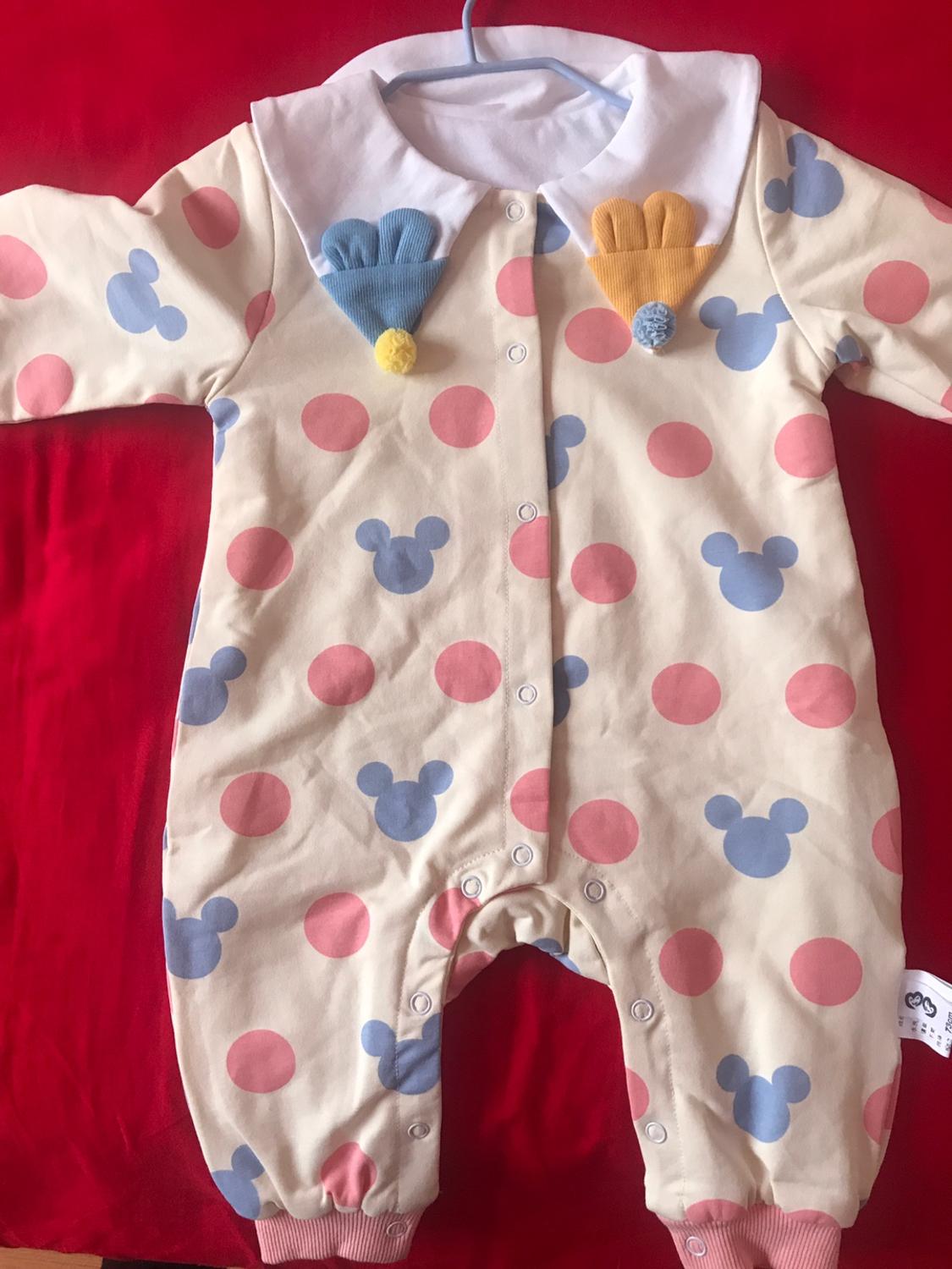 La ragazza della farfalla ah una più spessa del cappotto 1