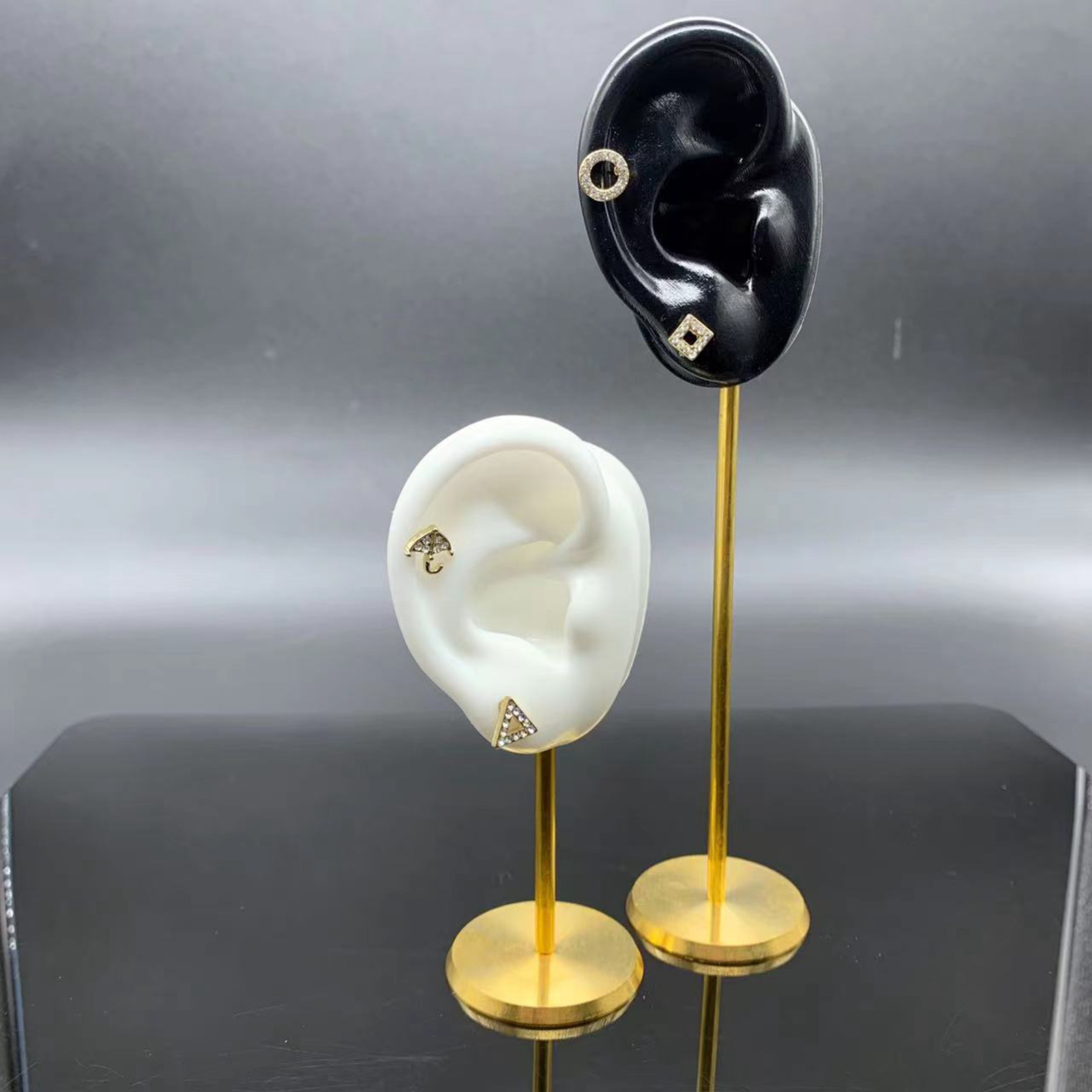 Soportes de exhibición duraderos para pendientes, modelo de oreja humana, soporte para perno prisionero, Base redonda de silicona suave, soporte para maniquí de cumpleaños, organizador de pendientes