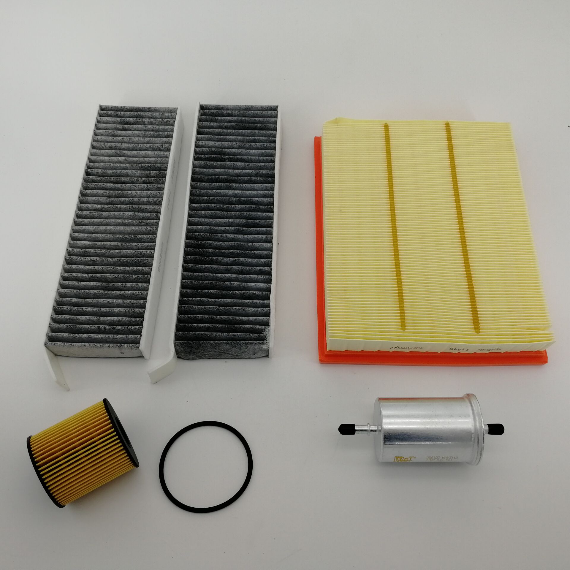 Suitable for dongfeng AX7 demeanor MX5 2.0 three filter set air filter air conditioner filter oil grid filter
