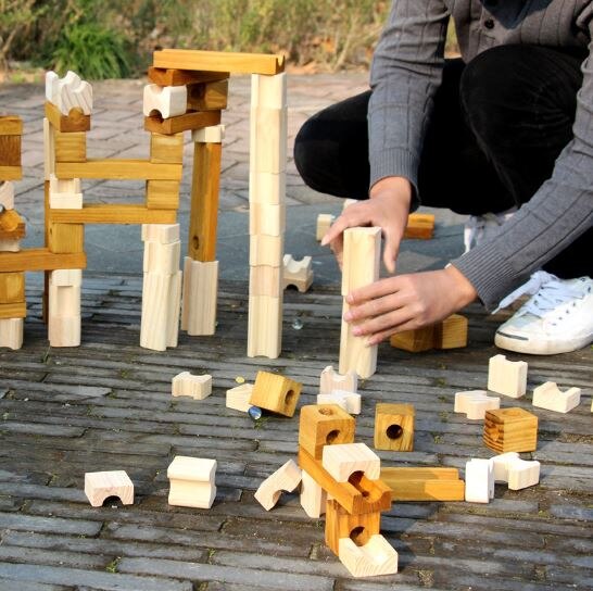 105 pz Pista splicing blocchi di costruzione del giocattolo di puzzle di montaggio tunnel del giocattolo di legno prima educazione blocchi di costruzione di gioco della palla set