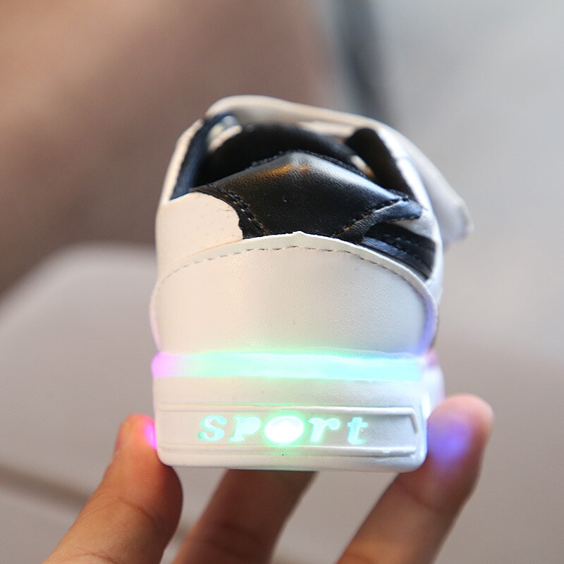 Kids Peuter Schoenen Led Gloeiende Sneakers Kinderen Running Light Schoenen Haak Loop Mode Lichtgevende Sport Schoen Voor Meisje Jongen XZ19106