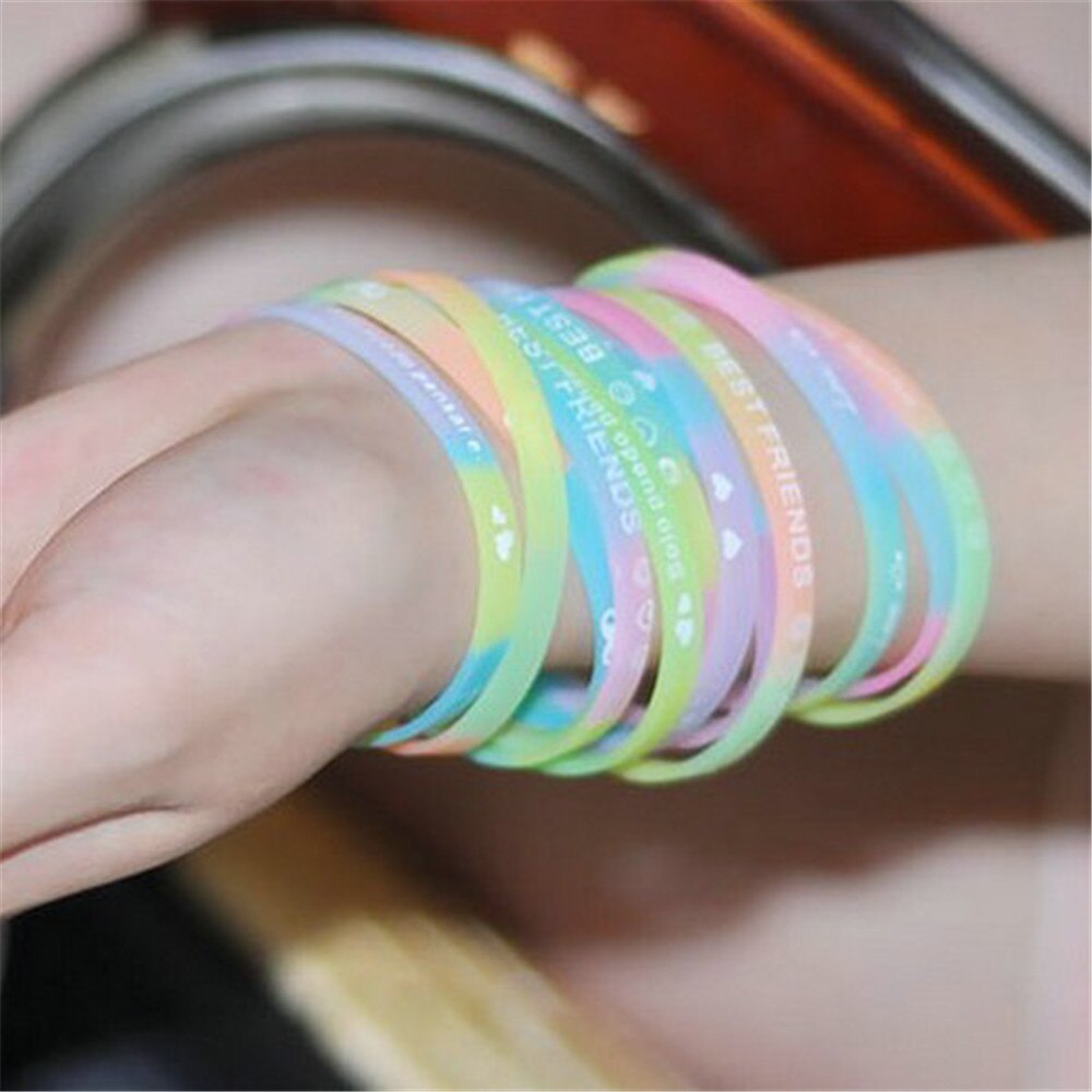 Pulsera de silicona fluorescente de neón de 10 Uds. Al por mayor, diadema para nadar, pulsera unisex, pulsera de goma brillante