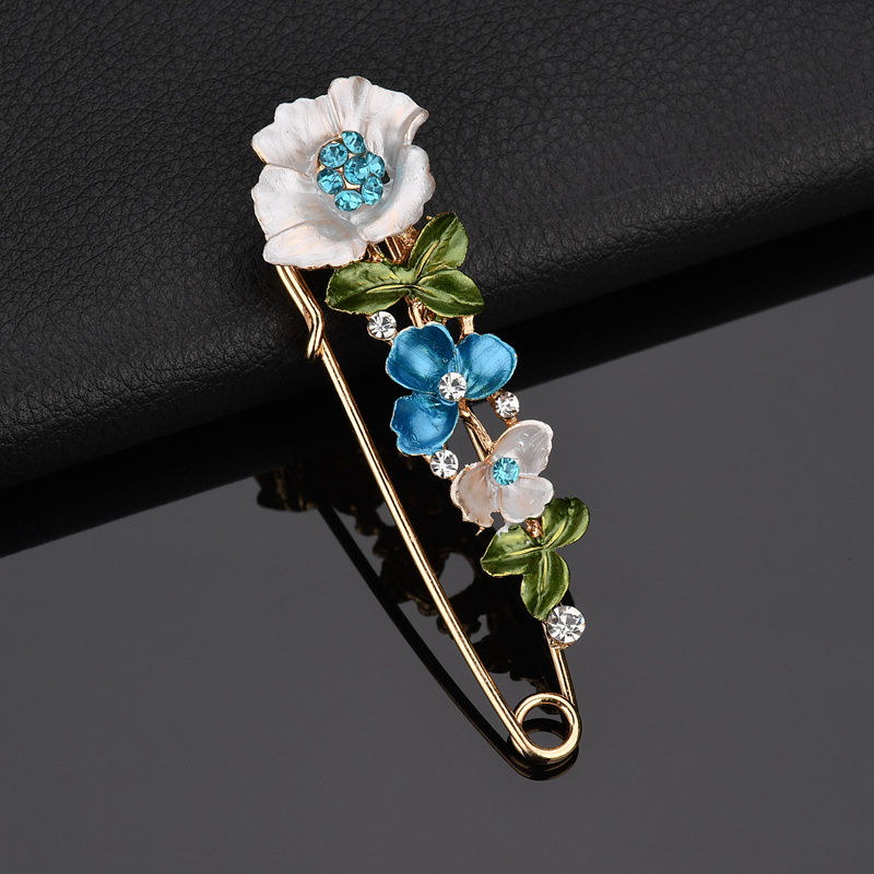 Large Vintage Female Pins and Brooches for Women Collar Lapel Pins Badge Flower Rhinestone Brooch Jewelry: blue