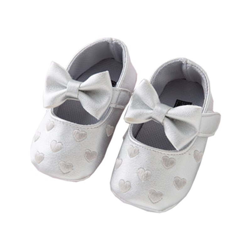 Grote boog borduurwerk liefde pu lederen baby meisje schoenen non-slip zachte zolen schoeisel voor pasgeboren wieg schoenen peuter meisjes schoenen: style1 silver / 0-6 months