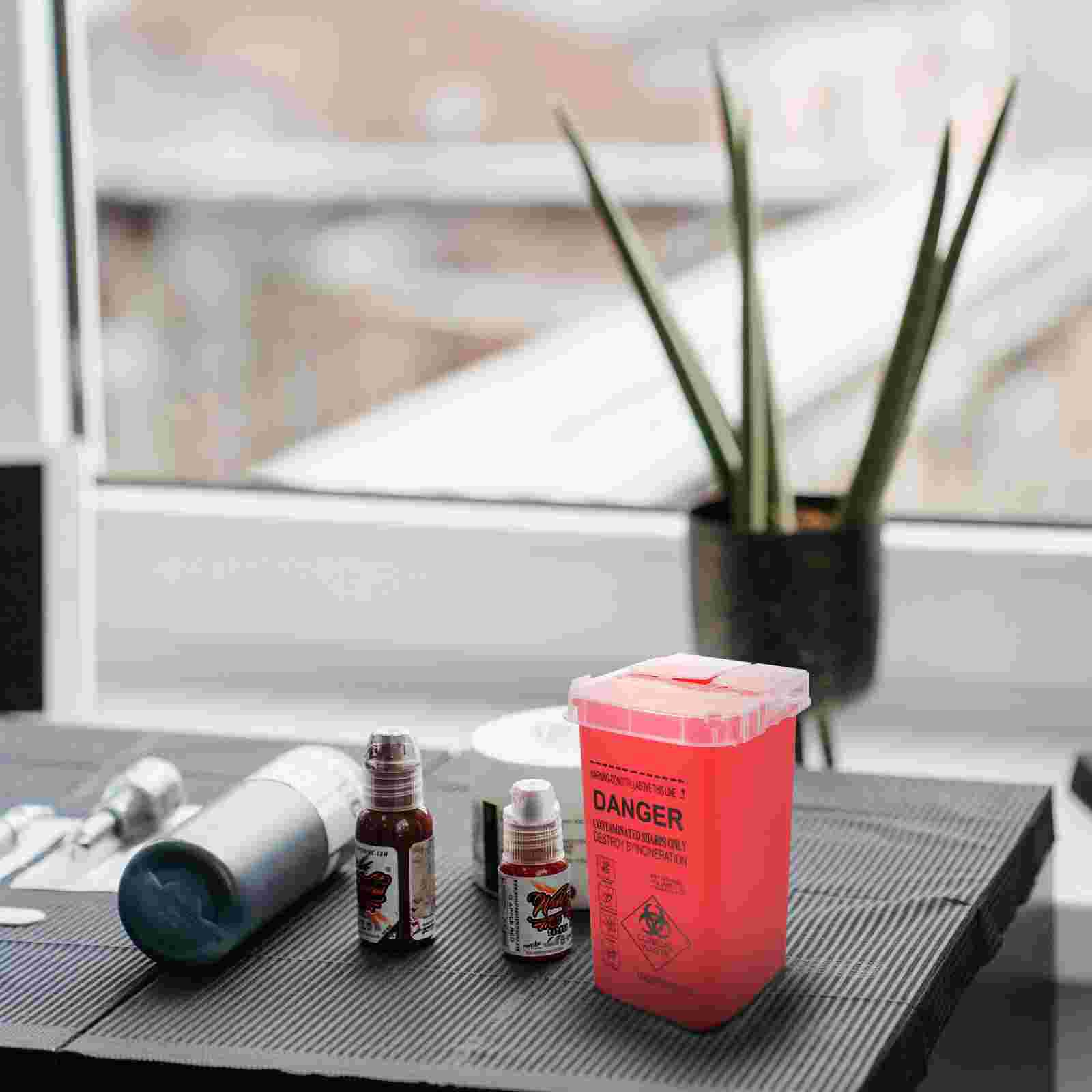 2Pcs Plastic Disposal Boxes Reusable Sharps Containers Multi-function Disposal Containers