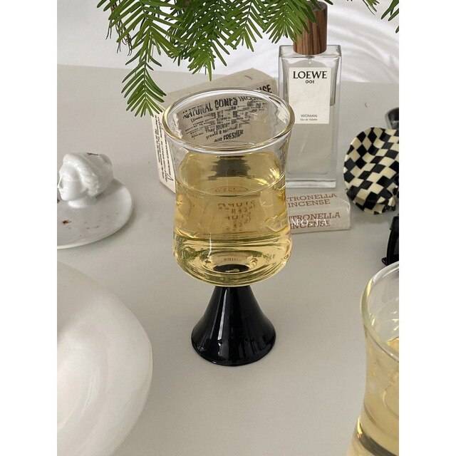 Taza de jugo Medieval de vidrio, vaso curvo , resistente al calor taza de agua, utensilios para beber, estilo Ins: Transparent- black