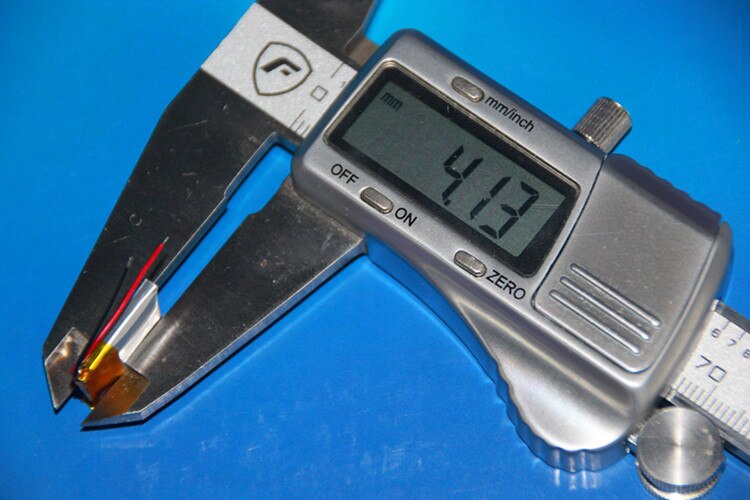 Mini størrelse mini bluetooth headset 401515 indbygget core 3.7v polymer lithium batteripakke efter genopladelig li-ion celle
