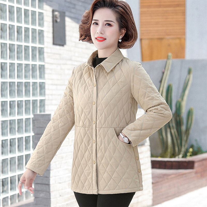 Veste d'automne en coton pour femmes, couleur unie, grande taille 5XL, chemise fine rembourrée en coton, vêtements pour mères d'âge moyen et âgées: Off white / XXL