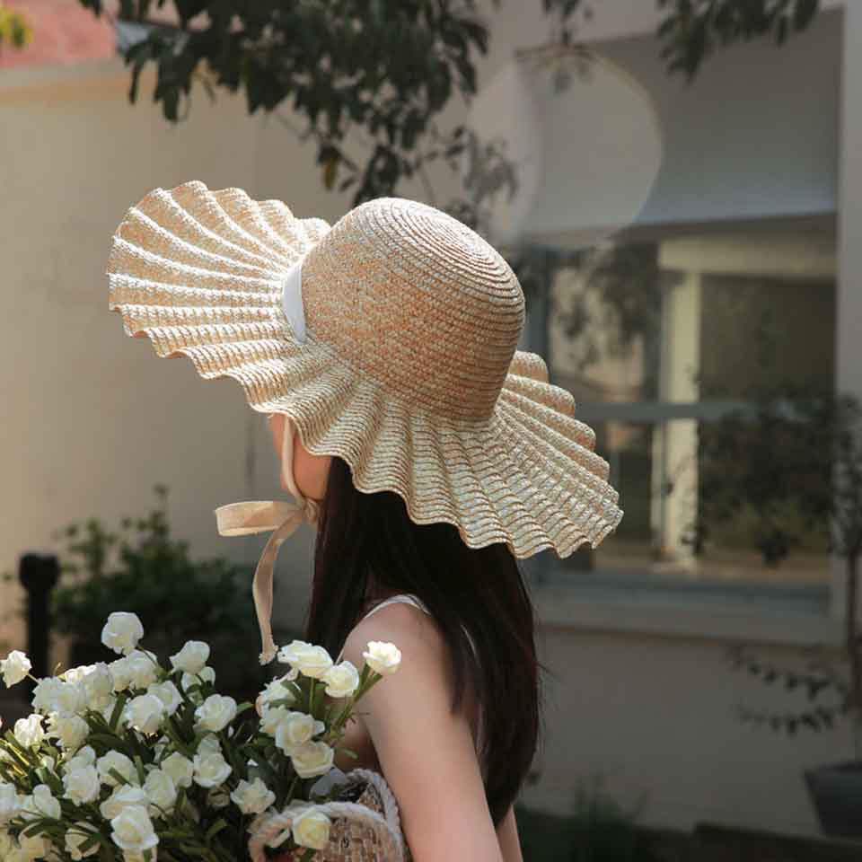 Sombrero Natural de ala ancha, sombreros ondulados con volantes, sombrero de paja de rafia, sombrero de playa con flecos para verano, sombrero tejido para el sol con cinturón blanco y negro