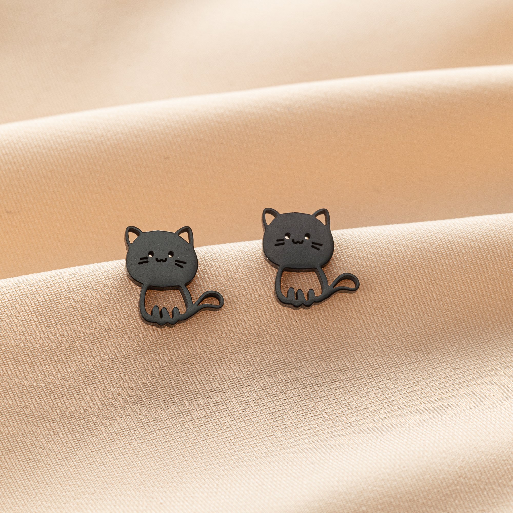 Jisensp 1 paire de boucles d'oreilles chat Animal de dessin animé mignon en acier inoxydable chaton boucle d'oreille pour femmes filles bijoux drôles Oorbellen