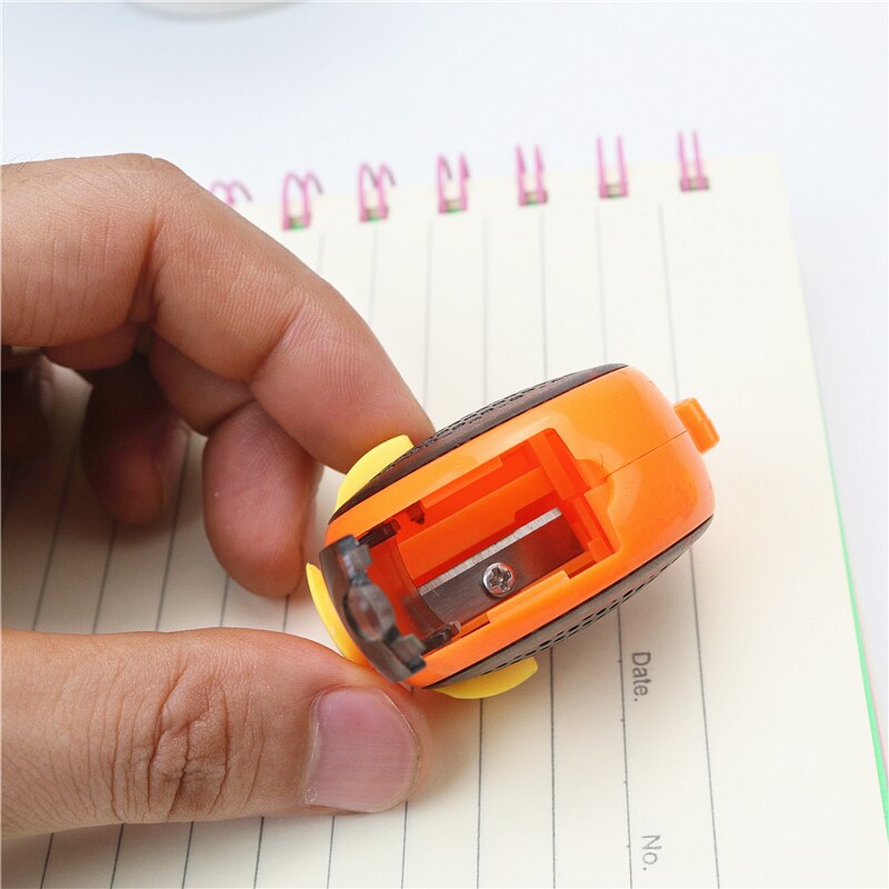 4PCS/LOT Student pencil sharpener Cute small fish large capacity debris sharpening tool Stainless steel blade stationery