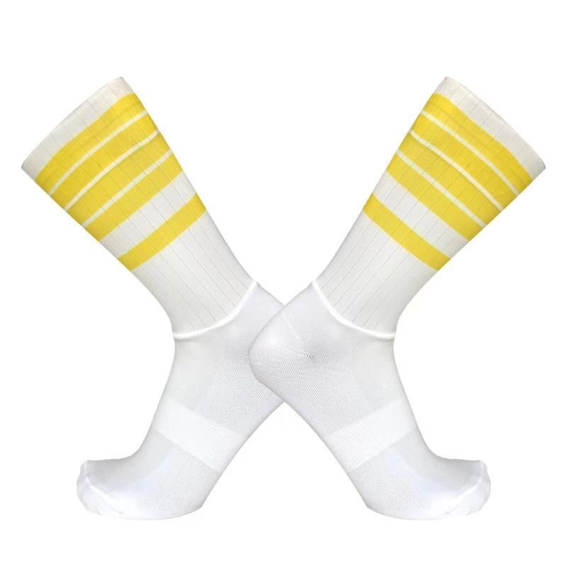 Calcetines de ciclismo transpirables para hombre, antideslizantes, sin costuras, a prueba de agua, para bicicleta de carretera, Verano: stripe yellow