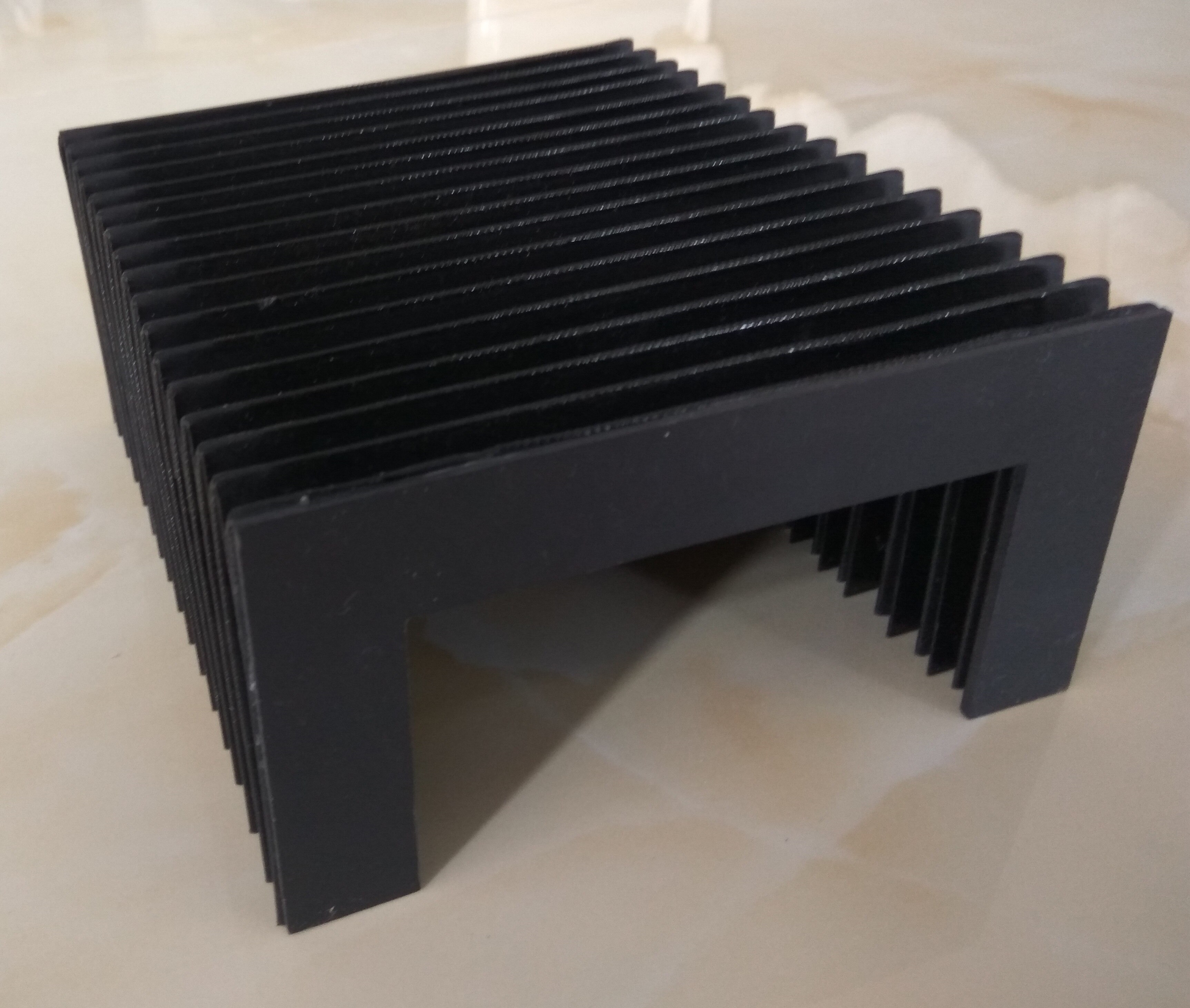 Soufflet d'accordéon de Type 12, intérieur: 235 mm x 50mm, extérieur: 265 mm x 65mm, Lmax;200mm