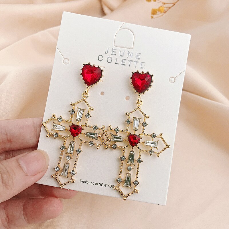 Europese Vintage Barokke Hollow Cross Hanger Clip Oorbellen Verklaring Rood Hart Strass Kruis Clip Oorbellen Geen Piercing Vrouwen