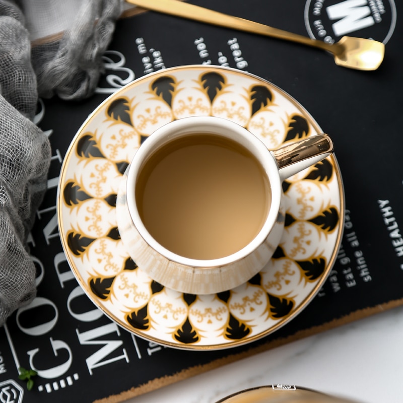Turkiska tekoppar kungliga ben porslin guld kopp och fat lyx stora muggar keramiska miljövänliga tazas café sommar kopp  ac50bd