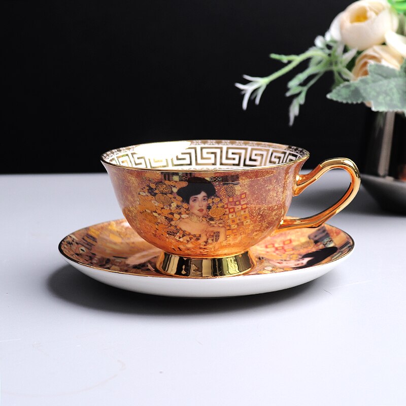 Bone China "Kus" Thee Set Theekopje Schotel Creamer Suiker Pot Theepot Mokken Lepel Dessert Platen Huishoudelijke Theewaar Coffeeware levert: Teacup saucer2 220ml