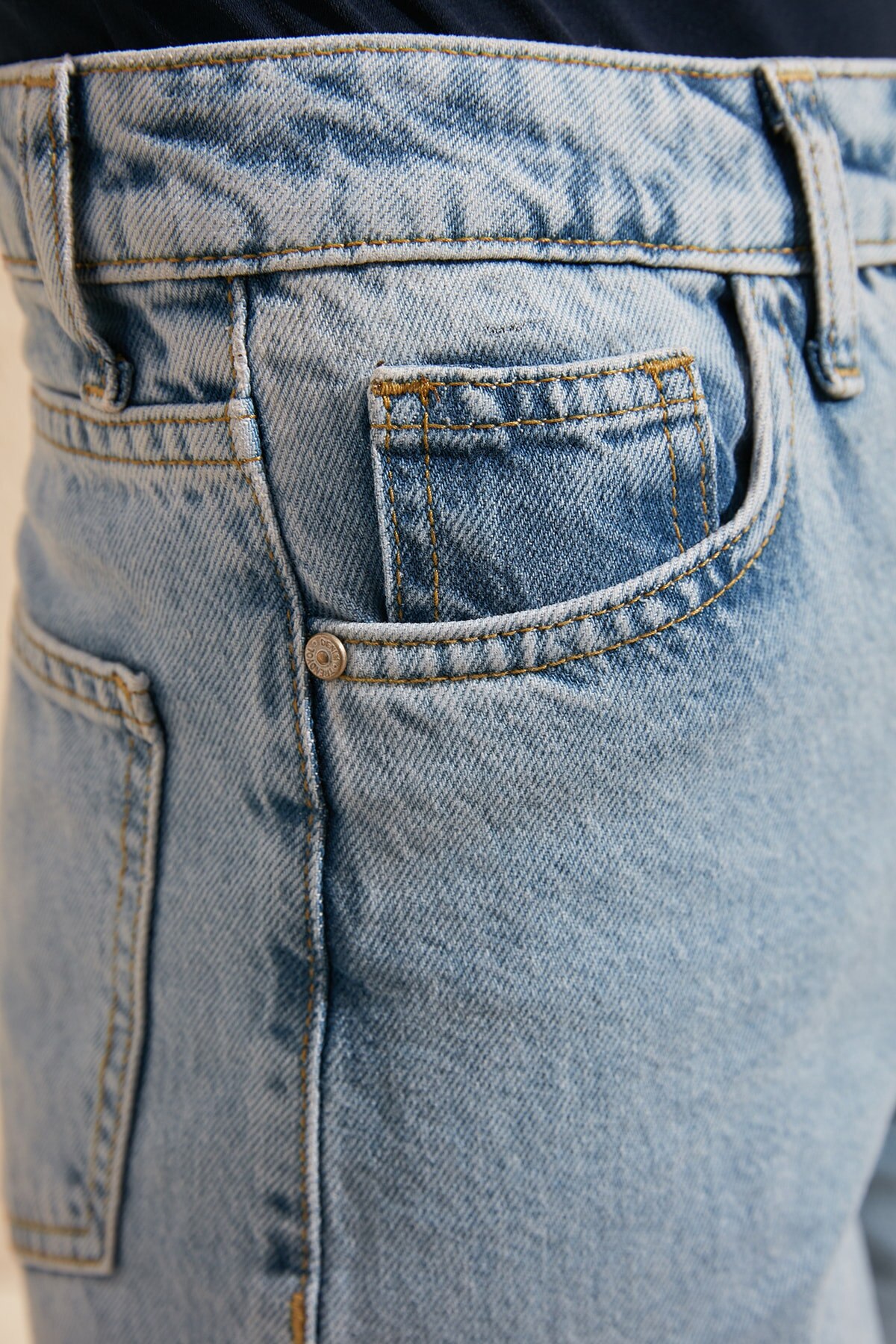 Trendyol Open High Waist Wide Leg Jeans TWOSS20JE0043