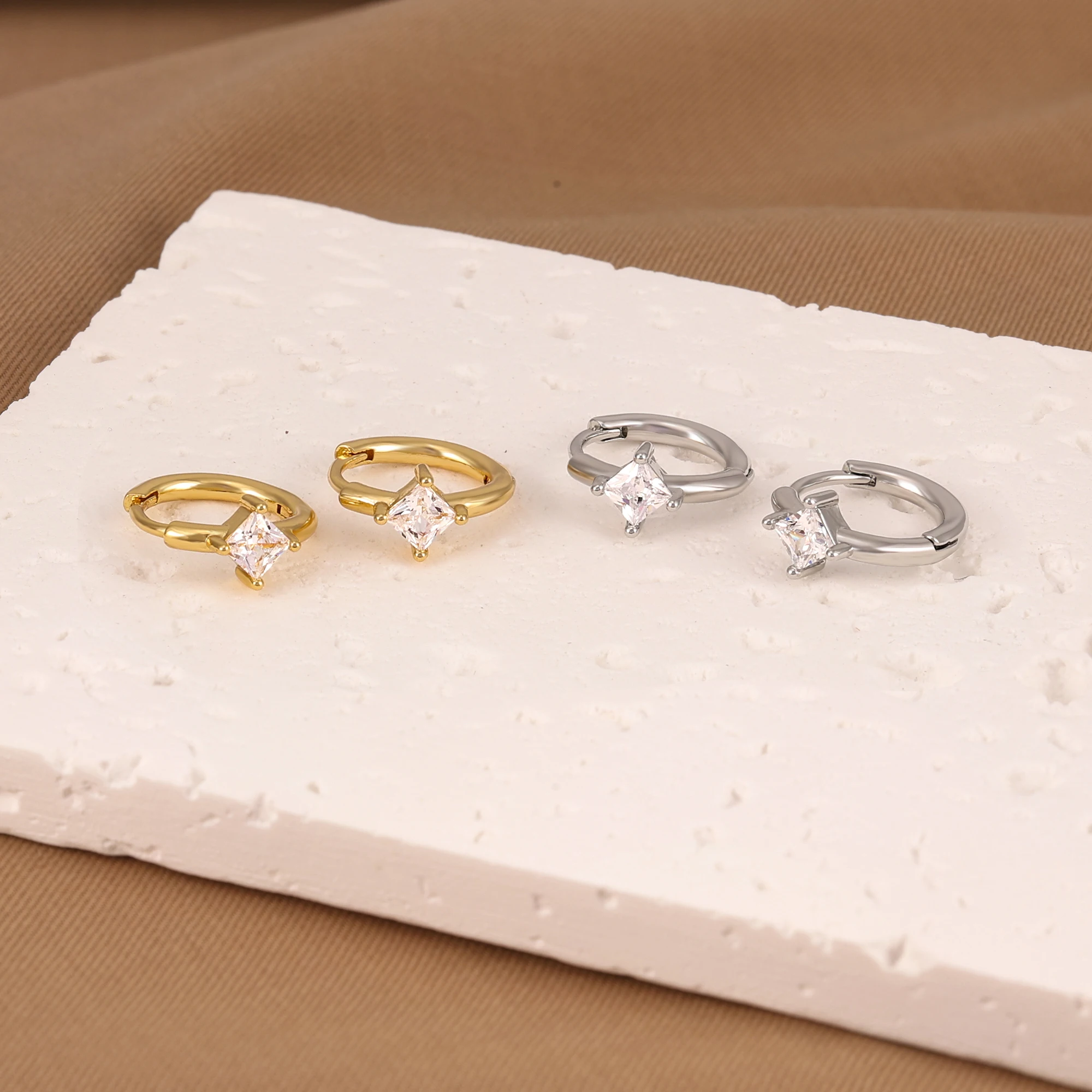 Aros Huggie de acero inoxidable para mujer, aretes pequeños y delicados de Color dorado clásico, joyería minimalista de estilo coreano, pendientes de para mamá