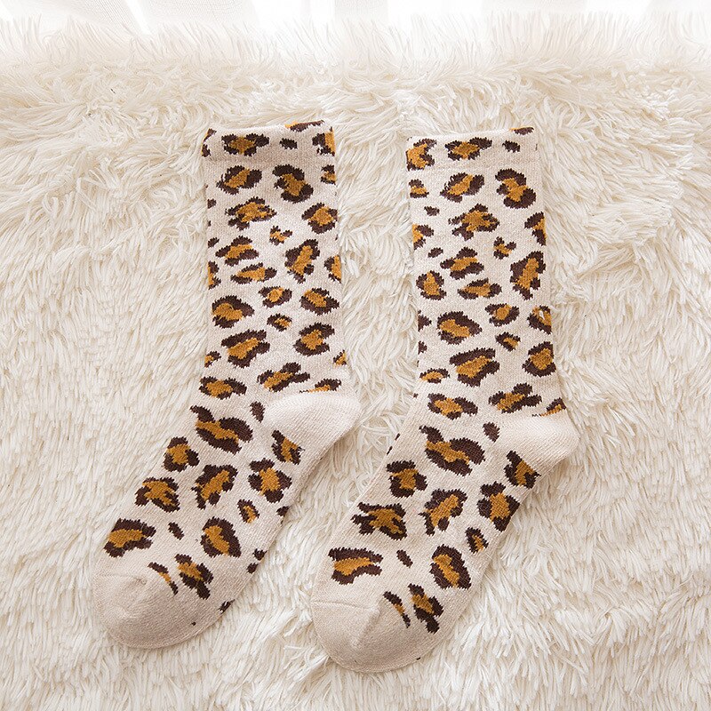 Leopardikuvio kashmir villasukat naiset syksy talvi paksuuntua lämpimät naisen sukat japanilaistyyliset harajuku retro pitkät sukat: Beige