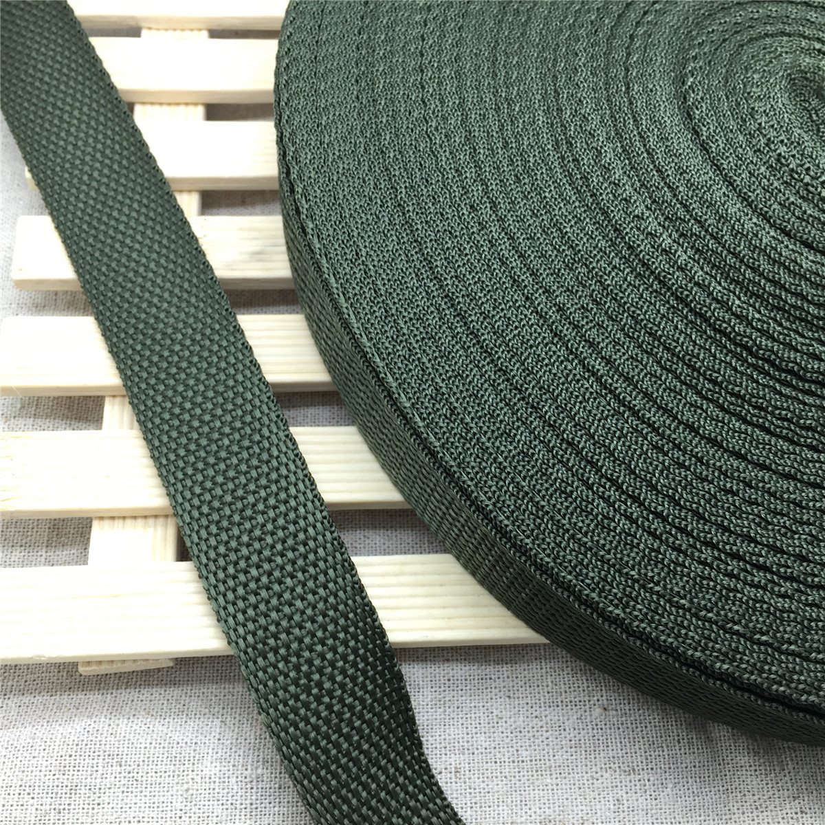 10 Yards/Roll 30mm Wide Strap Nylon Webbing knapsack Strapping Bags Crafts: Army green