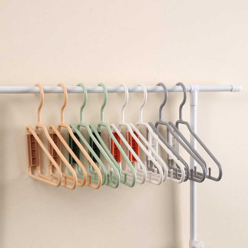 Household foldable plastic hanger Integral folding storage PP plastic set hanger saves space