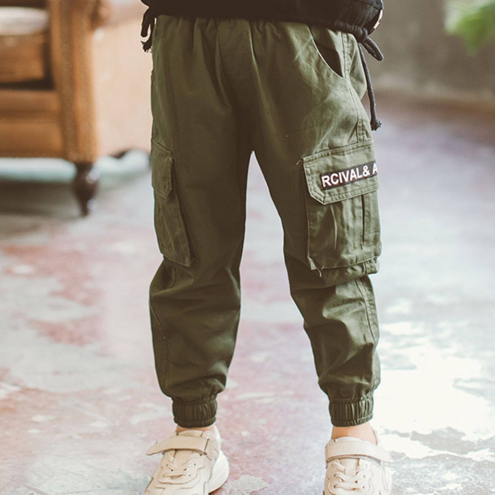 Kids Boys Cargo Pants Elastic Waistband Big Flap Pockets Trousers with Letter Print Loose Cargo Joggers for Daily Wear