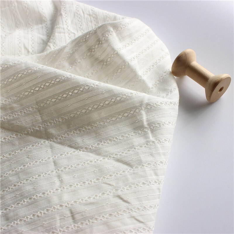 Tecido de bordado oco de algodão de alta contagem branco algodão bordado pano vestido vestuário tecidos width150cm ds01
