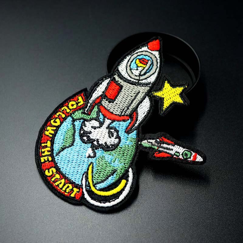 Rocket Size: 8.2x9.7 cm DIY Patches Doek Patch Geborduurde Leuke Badges Hippie Ijzer Op Cartoon Patches Voor kleding Sticker