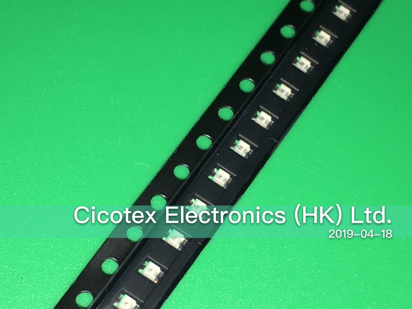 100 stks/partij 0805 led full range Hoge licht SMD LED Light-emitting Diode wit/geel/blauw/ groen/orange/rood 17-21UYC/S530-A3/TR8