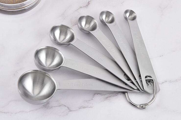 Stainless steel measuring spoon set with calibrated baking measuring spoon set kitchen milk powder seasoning measuring spoon set: white