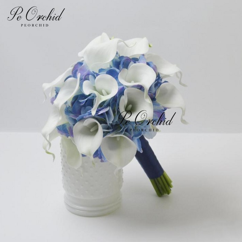 Peorchid classic hortensia calla lilje brudebuket blå hvid landlig bryllup blomster til bruden buket